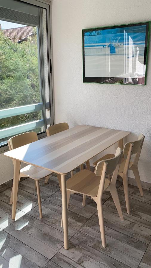 Spacieux Studio Sur Le Port De Ιέρ Εξωτερικό φωτογραφία